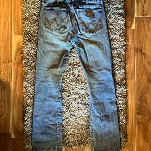 Wrangler RETRO Slim boot size 31x34